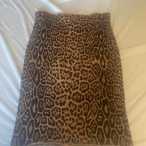 Gently worn vintage BCBG leopard pencil skirt; sz S